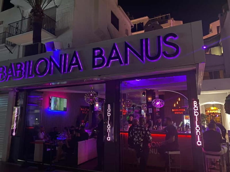 From Marbella, Estepona: Club tour Puerto Banus including transport and drink - Key points / Takeaways