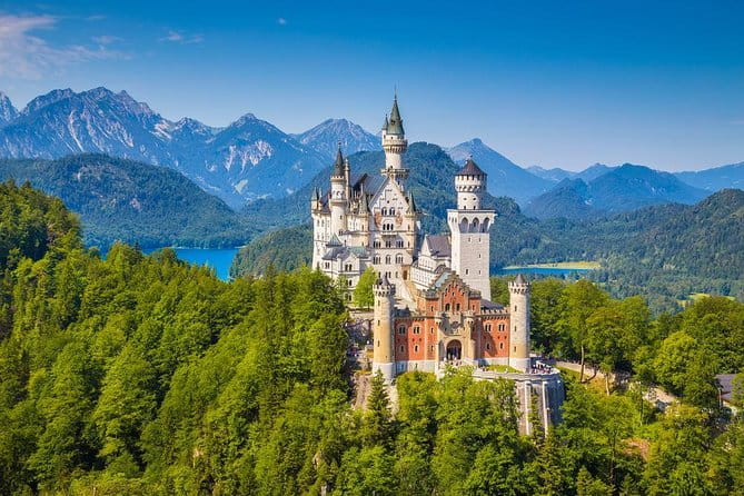 From Munich: Neuschwanstein Castle and Linderhof Private Tour - Key Points
