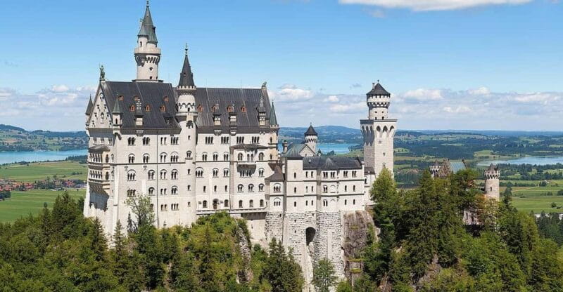 From Munich: To Neuschwanstein Castle, Linderhof, Oberammerg - FAQ