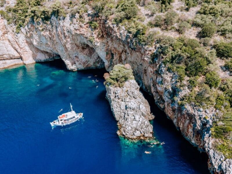 From Nidri: Marine Wildlife Cruise with Lunch and Swim Stops - The BBQ Lunch and Onboard Hospitality