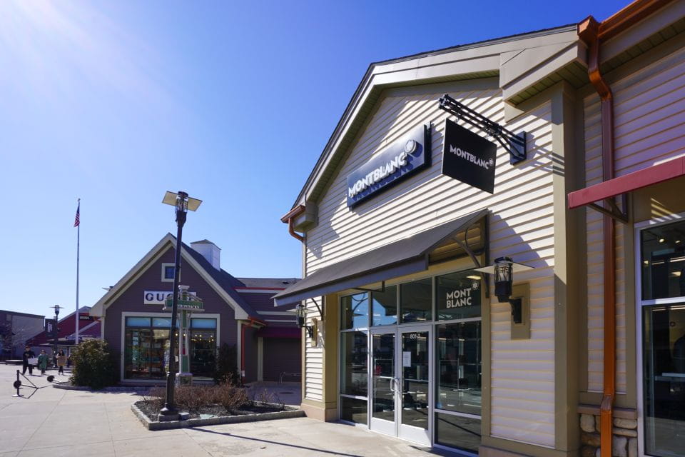 From NYC: Woodbury Common Premium Outlets Shopping Tour - Discounts and Savings