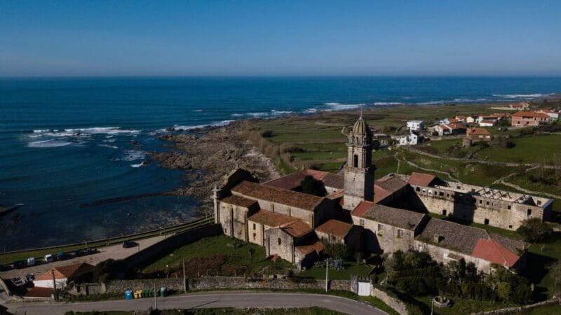 From Oia: 9-Day Guided Camino Walking Tour to Santiago - Key Points / Takeaways