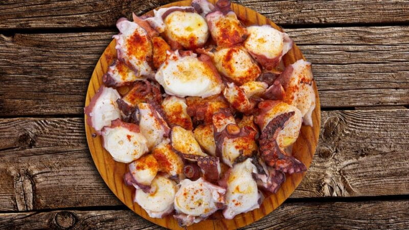 From Oia: 9-Day Guided Camino Walking Tour to Santiago - Daily Routine and Experience