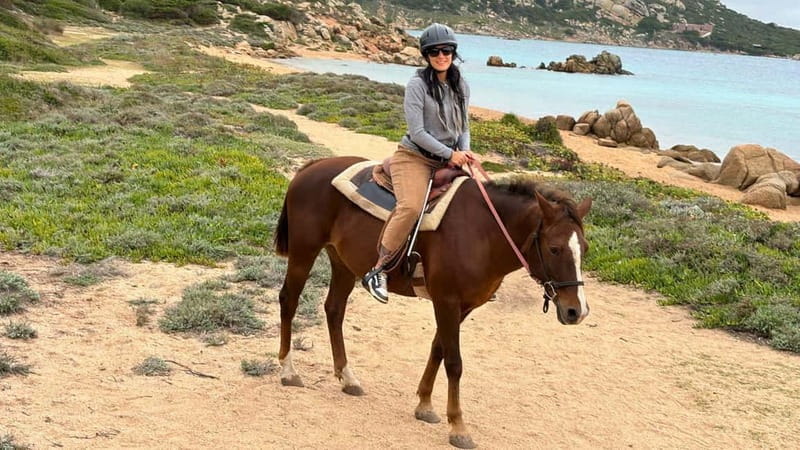 From Palau: minibus tour and horseback ride in La Maddalena - FAQ