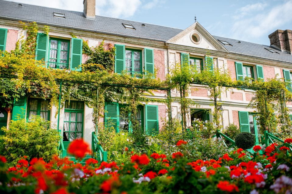 From Paris: Giverny and Versailles Palace Guided Day Trip - Visit to Giverny