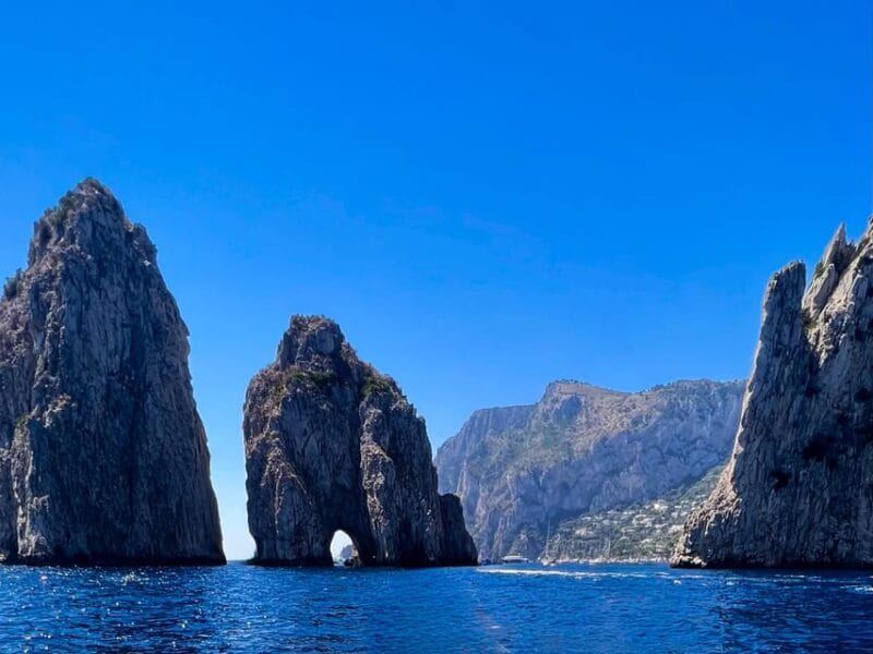 From Positano: Sail to Capri's Stunning Beauty - A Detailed Look at Sailing from Positano to Capri
