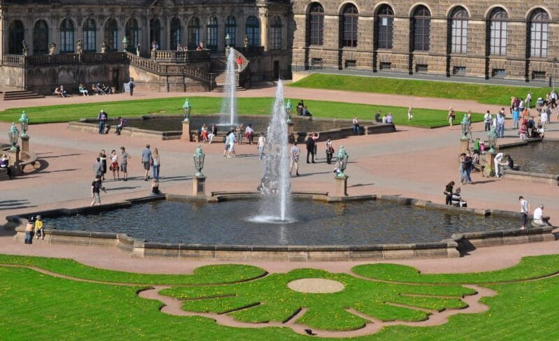 From Prague: Dresden & Schloss Moritzburg Day Trip - Lunch at a Saxon Restaurant