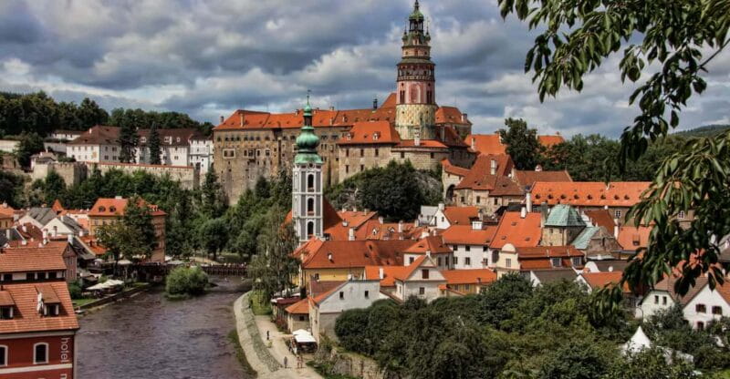 From Prague: eský Krumlov Full-Day Tour with Pickup - Free Time in the Old Town: Shopping and Strolling