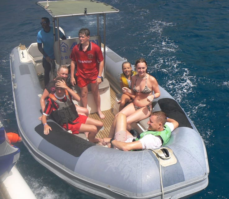 From Puerto Rico: Boat trip along the coast w/ Food & Drinks - Discovering Gran Canaria’s Coast by Boat: A Practical Look at the Experience