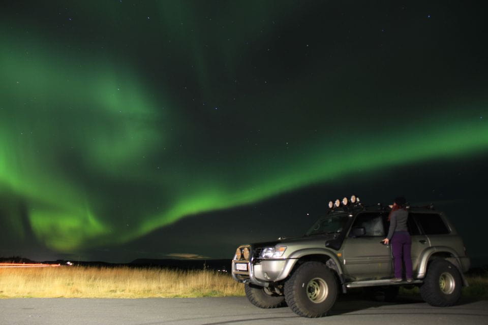 From Reykjavik: Spot the Northern Lights With Snacks & Drink - Inclusions