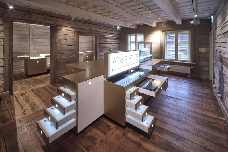 From Riga: Hill of Crosses and Jelgava Day Trip and back. - Visiting the Hill of Crosses