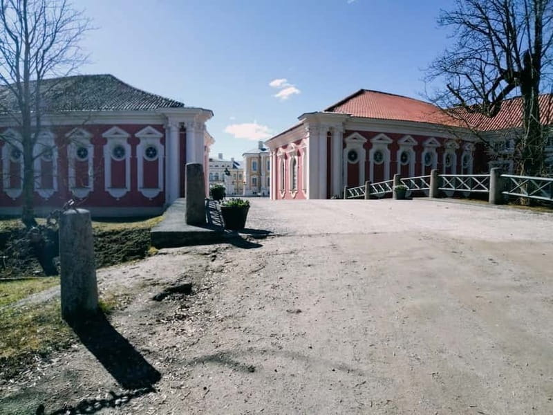 From Riga: Hill of Crosses, Bauska & Rundale Full-Day Tour - Returning to Riga with a Lasting Impression