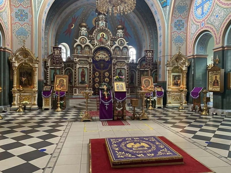 From Riga: Hill of Crosses & Enchanting Jelgava Group Tour - The Hill of Crosses: A Sacred Wonder