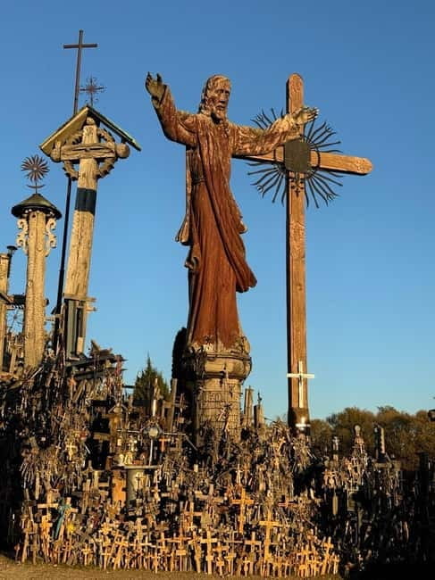 From Riga: Trip to the Hill of Crosses and Pearls of Jelgava - Who will love this trip?