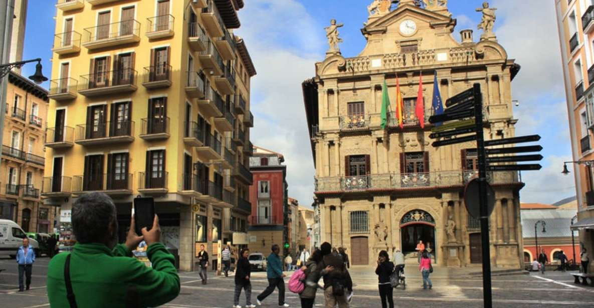 From San Sebastian: Pamplona City Tour - Accessibility Information