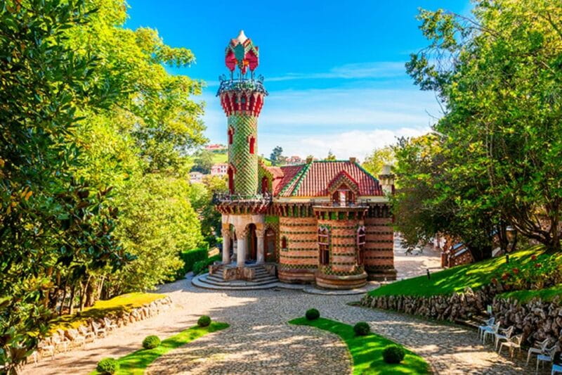 From Santander: Capricho Gaudí with entrance, Santillana and Redwood Forest. - Exploring the Natural Side: The Sequoia Forest