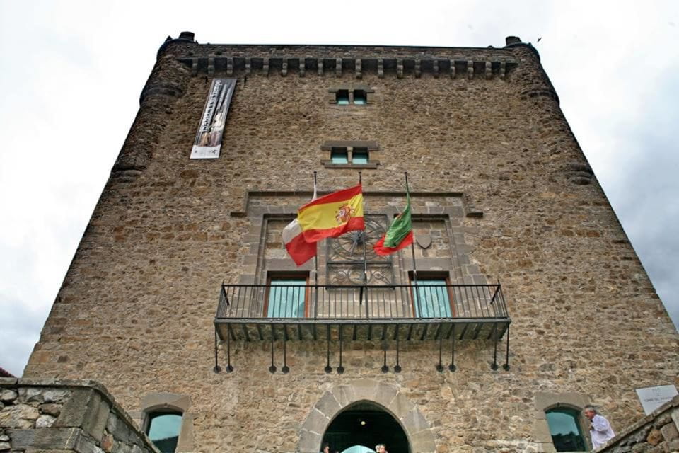 From Santander: Potes, Santillana and Altamira Day Tour - Transportation Details