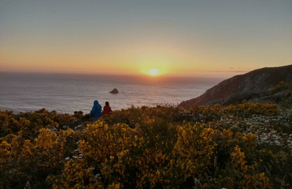 From Santiago: Finisterre Lighthouse Sunset Tour - Itinerary and Highlights