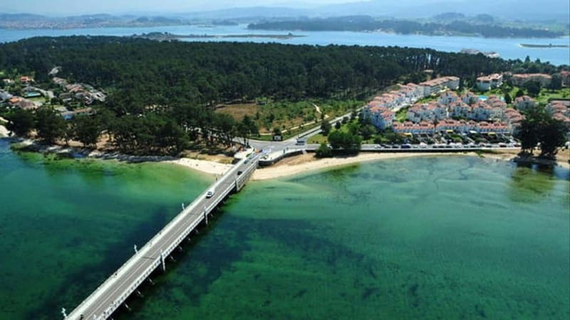 From Santiago: Rías Baixas Tour with Boat & Albariño Wine - The Sum Up