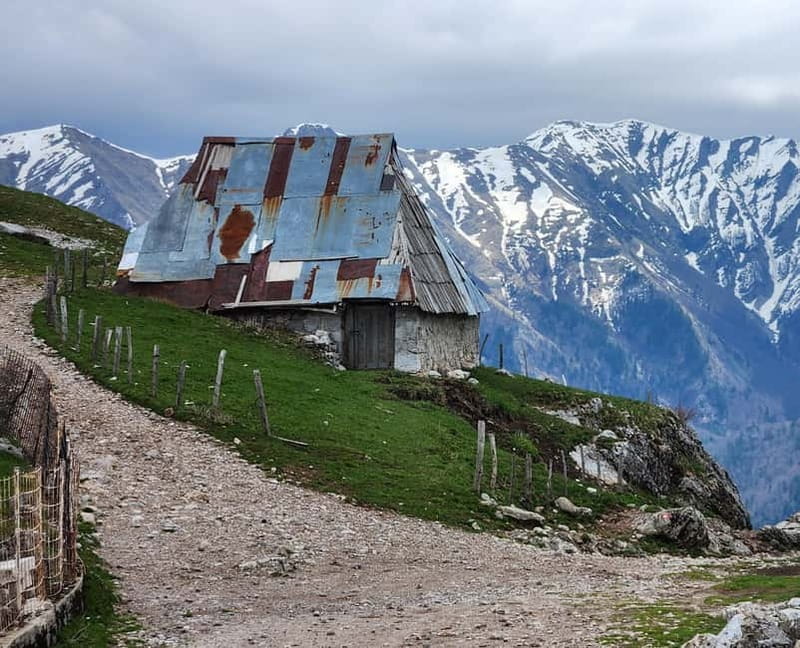 From Sarajevo: Full-Day Hike to Lukomir Village - Visiting Lukomir: Culture and Cuisine