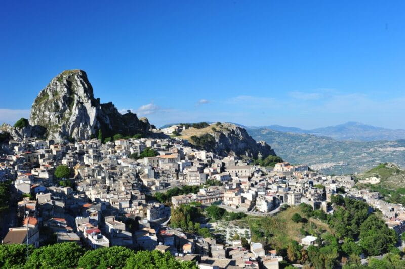 From Sciacca: Caltabellotta Private Tour with Food Tasting - Why Caltabellotta? A Village Steeped in History and Resilience