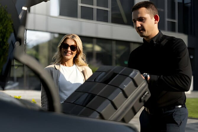 From Skarfabakki Cruise Terminal: Private Transfer to KEF Airport - Key points / Takeaways