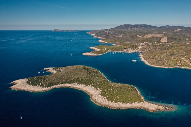 From Split: Blue Cave & 5 Islands Tour - Visiting the Islands