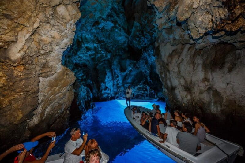 From Split: Blue Cave, Hvar, Mamma Mia, 5 Islands boat Tour - The return journey: Scenic and smooth