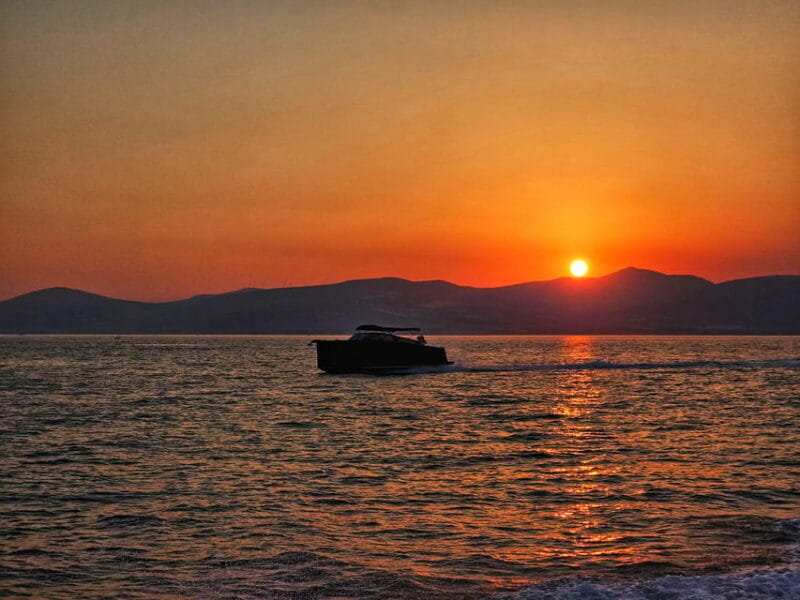 From Split: PRIVATE Sunset Powerboat Cruise with Drinks - Return and Reflection