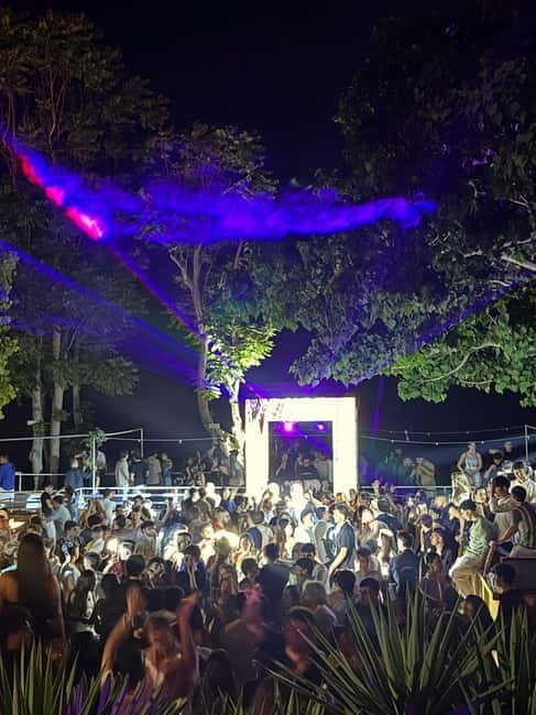 From Taormina to Catania: club, party, birthday, bachelorett - How This Experience Works: From Taormina to Catania Nightlife