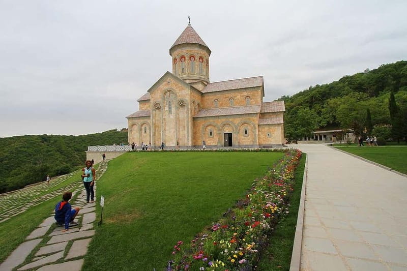 From Tbilisi: Bodbe, Sighnaghi & Kakheti Guided Day Trip - Telavi: Heart of Kakheti and Culinary Delights