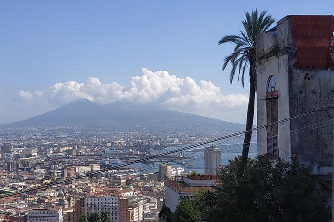 From the Charterhouse to the historic Naples market - Key points / Takeaways