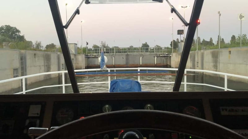 From the magic of the lakes to the ingenuity of Leonardo: sailing through waters and locks - Who Will Love This Tour?