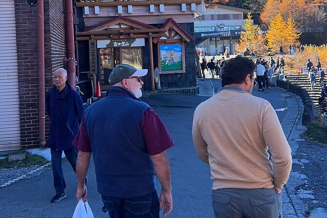 From Tokyo: Mount Fuji Highlights Tour With Kawaguchi Lake Cruise - Pickup and Logistics