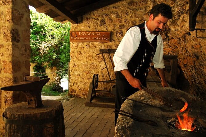 From Trogir, Seget, Okrug: Krka Waterfalls & ibenik Culture Tour - FAQ