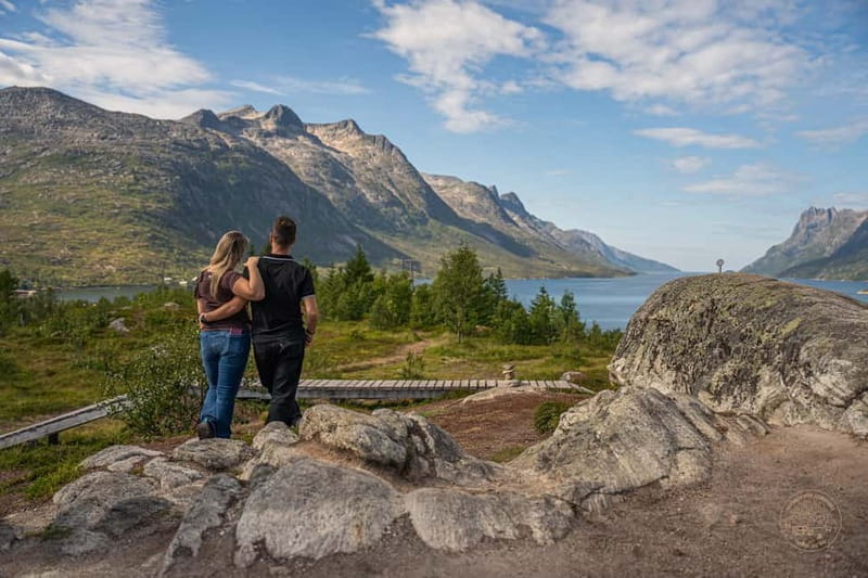 From Tromsø: Arctic Roadtrip: fjords tour with scenic picnic - The Role of Guides and the Importance of Photography