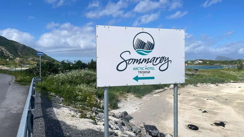 From Tromsø: Sailing Kayak at Sommarøy, incl. lunch & sauna - An In-Depth Look at the Arctic Sailing Kayak Tour from Tromsø