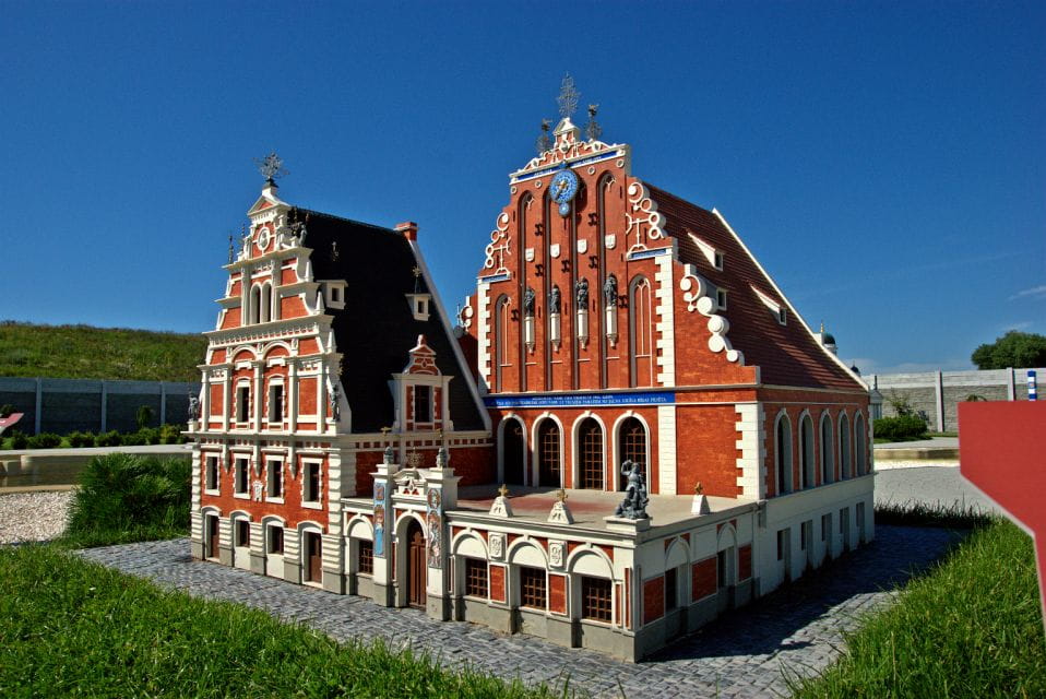 From Usedom: Kid-Friendly Day Tour of Międzyzdroje - Międzyzdroje Pier Adventure