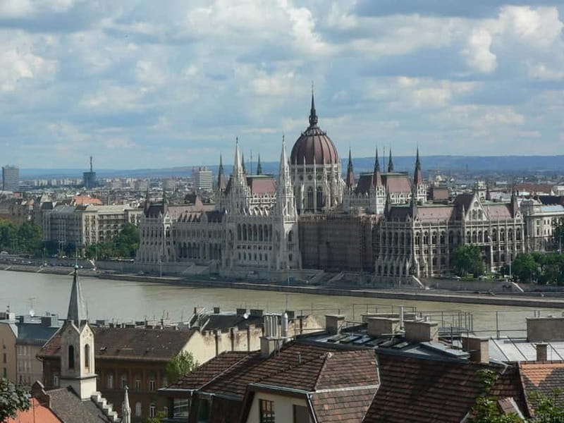 From Vienna: Bratislava and Budapest Day Tour - Key points / Takeaways