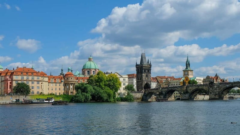 From Vienna: Full-Day Trip to Prague - Key Points and Takeaways