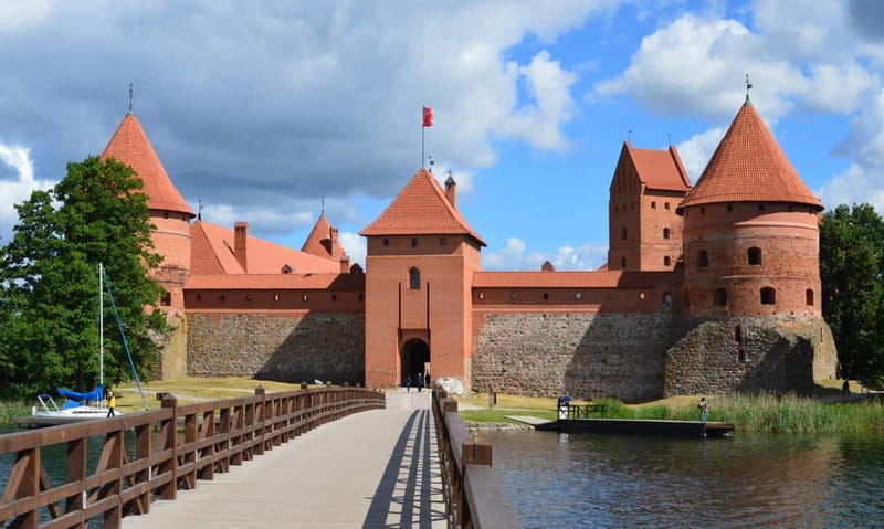 From Vilnius: Trakai Eco-Friendly Half Day Trip By Train - Discovering Trakai: A Scenic and Cultural Gem