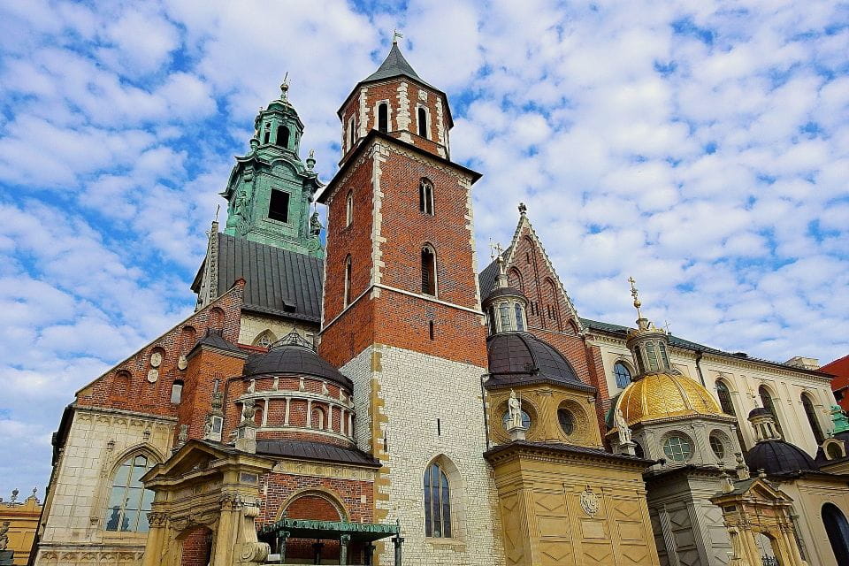 From Warsaw: Krakow Guided Private Tour With Transport - Key Points