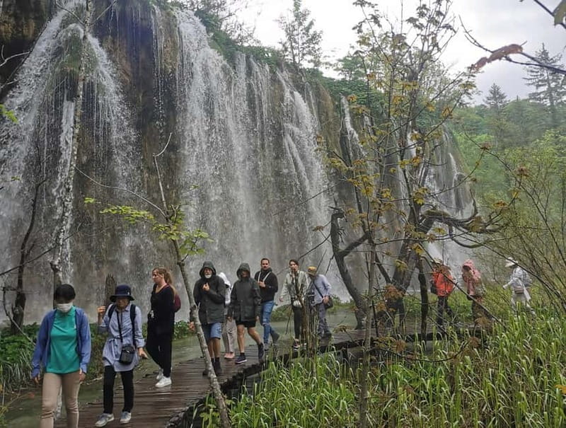 From Zadar: Scenic Private Tour of Plitvice Lakes - The Optional Croatian Lunch: A Taste of Local Flavors
