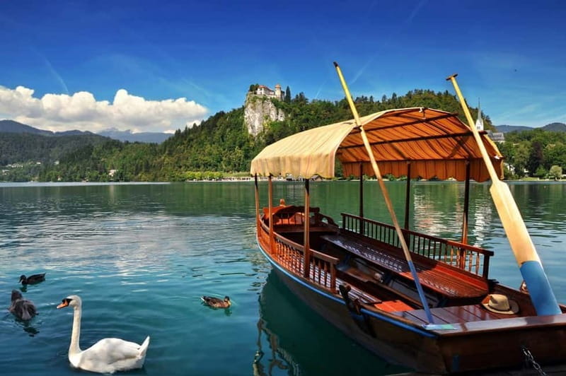From Zagreb: Ljubljana and Lake Bled Day Trip - Exploring Ljubljana: The Charming Capital in 2.5 Hours