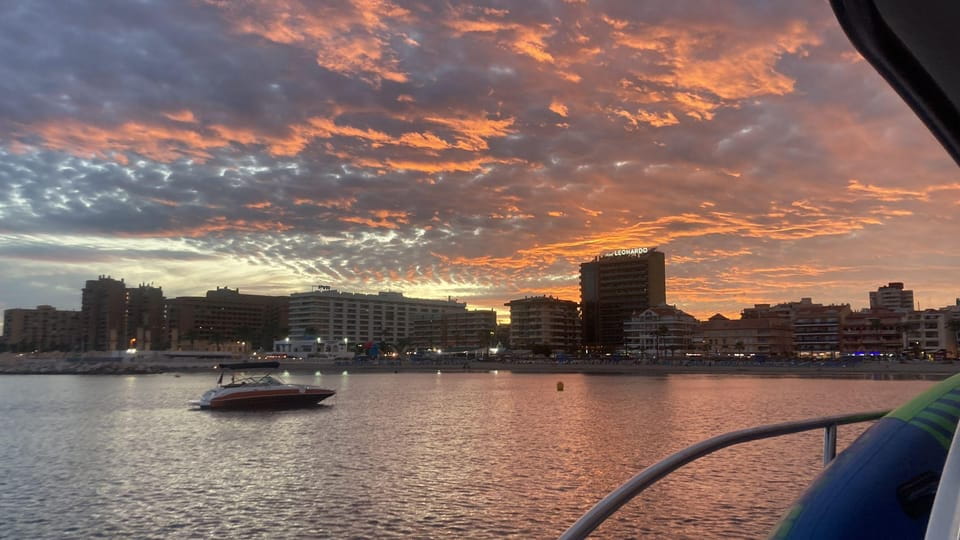 Fuengirola: Sunset Boat Tour With Champagne Diner - Inclusions