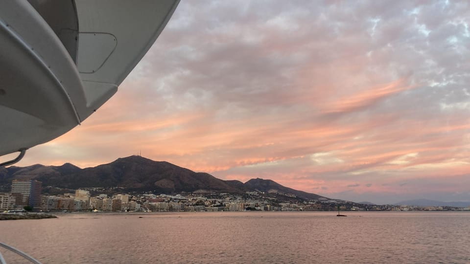 Fuengirola: Sunset Boat Tour With Champagne Diner - Itinerary