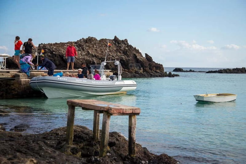 Fuerteventura: 1 hour private mini-cruise on Lobos Island - The Snorkeling Experience at La Concha Beach