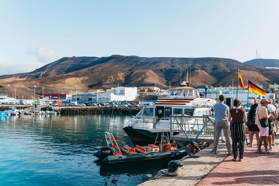 Fuerteventura: Glass Bottom Boat Cruise With Lunch & Drinks - Pickup and Accessibility