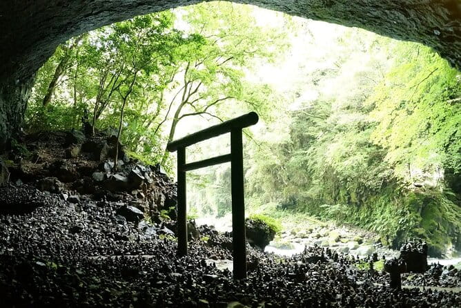 Fukuoka to Takachiho Shrine Tour With Optional Beef Lunch - Exploring Takachiho Shrine