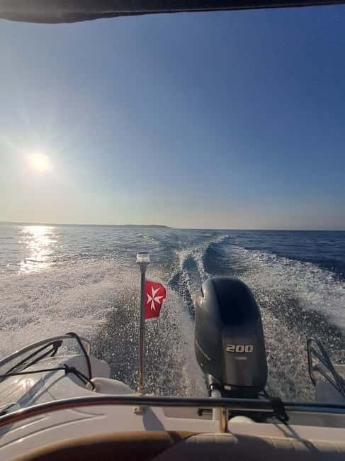 FULL DAY - 7hours Comino, Blue Lagoon, charter, boat, cruise - Exploring the Full-Day Boat Experience in Malta